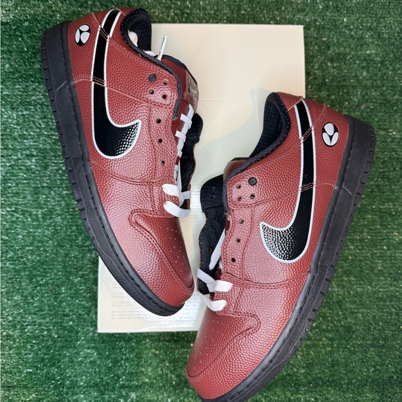 NEW Nike SB Dunk Low Pro x Limosine 'Football' Men’s Size 11 & 12 HJ4131-200 - Picture 1 of 6